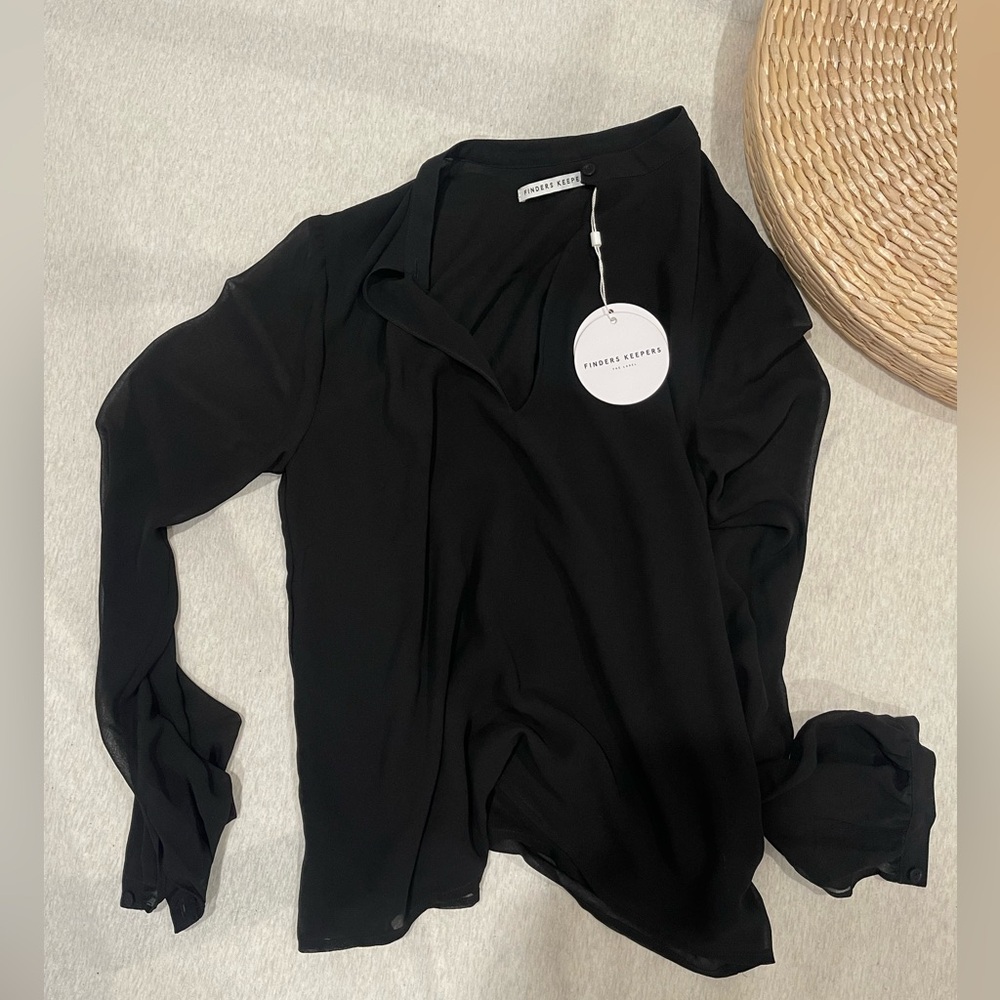 Finders Keepers Black Keyhole Blouse - Picture 2 of 2